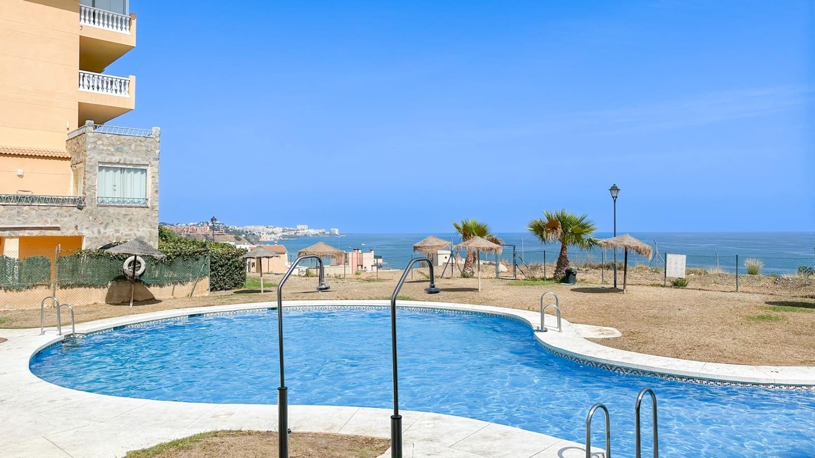 1 bedroom Flat for rent in Carvajal with pool garage - € 1,200 (Ref: 9338953)