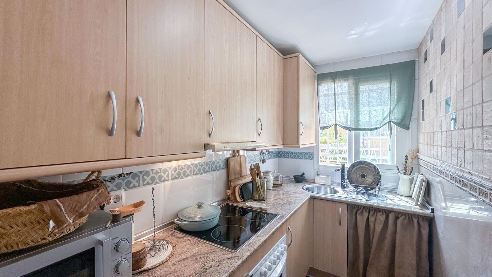 1 bedroom Flat for rent in Carvajal with pool garage - € 1,200 (Ref: 9338953)