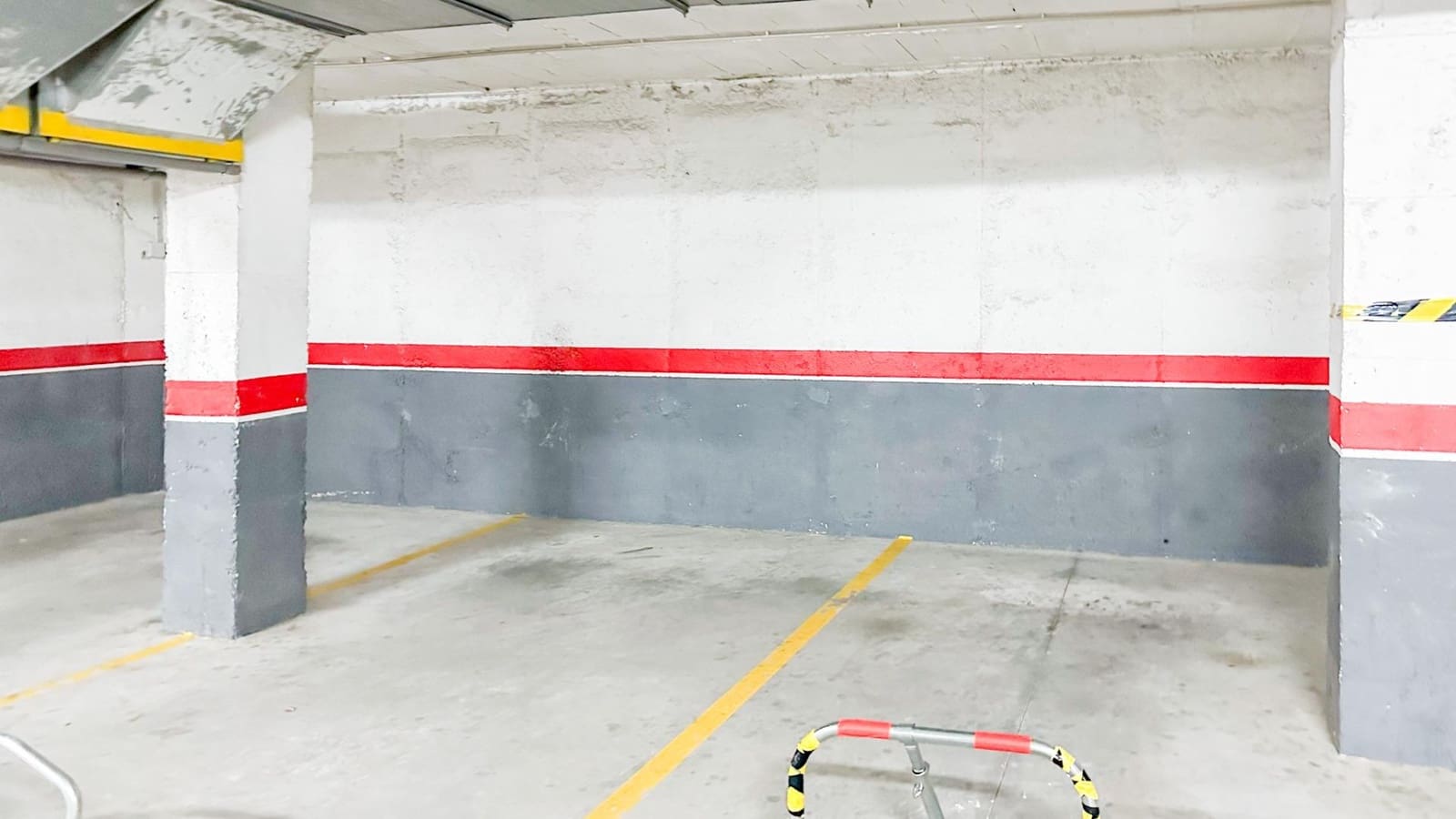 1 bedroom Flat for rent in Carvajal with pool garage - € 1,200 (Ref: 9338953)