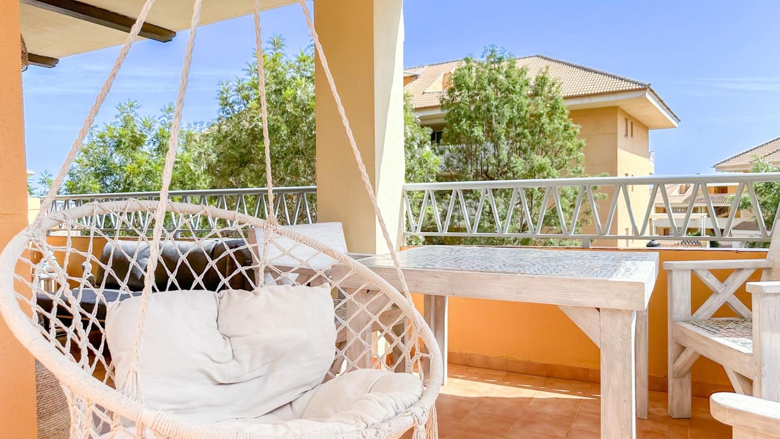 1 bedroom Flat for rent in Carvajal with pool garage - € 1,200 (Ref: 9338953)