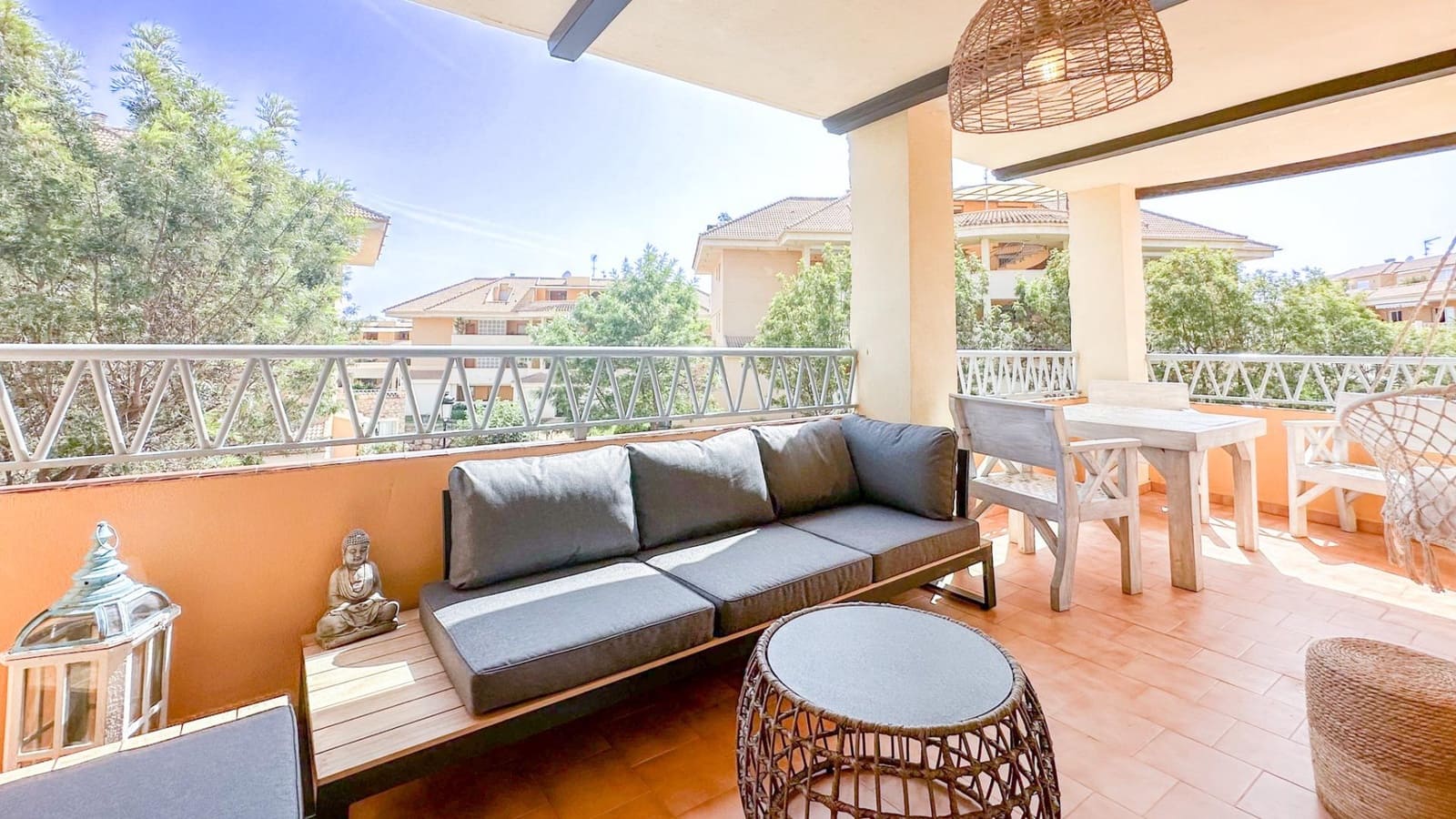 1 bedroom Flat for rent in Carvajal with pool garage - € 1,200 (Ref: 9338953)