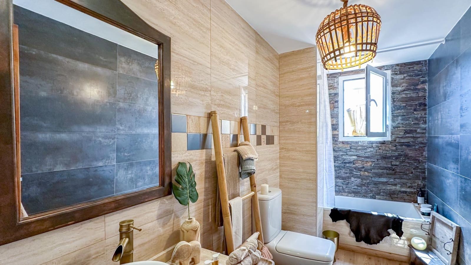 1 bedroom Flat for rent in Carvajal with pool garage - € 1,200 (Ref: 9338953)