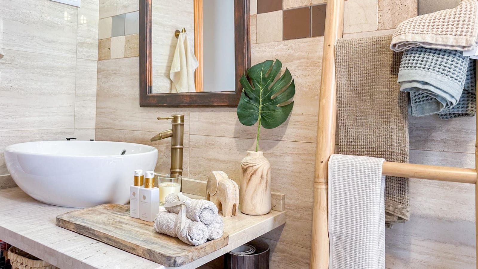 1 bedroom Flat for rent in Carvajal with pool garage - € 1,200 (Ref: 9338953)