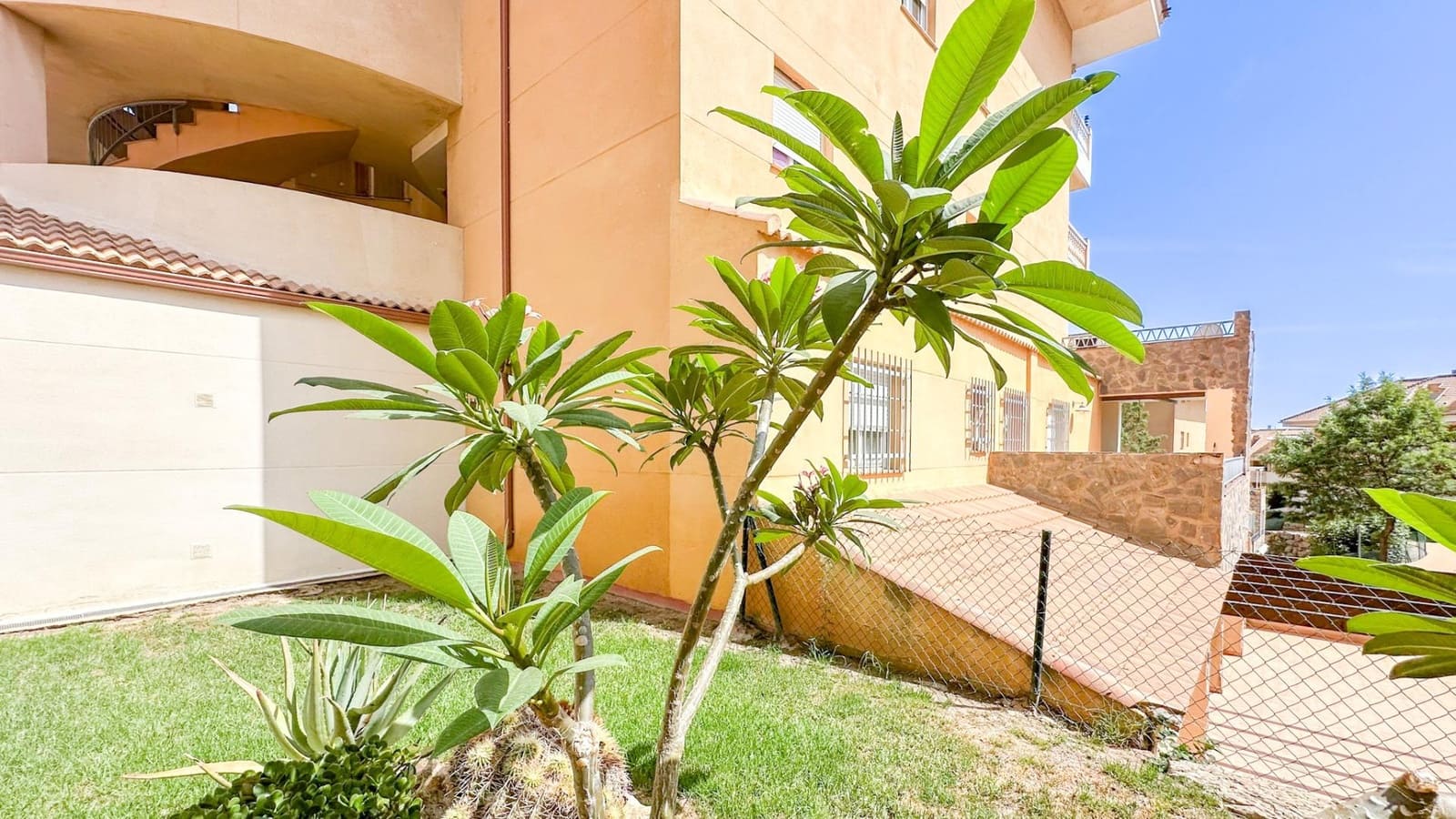 1 bedroom Flat for rent in Carvajal with pool garage - € 1,200 (Ref: 9338953)