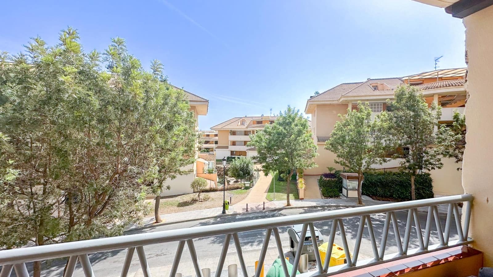 1 bedroom Flat for rent in Carvajal with pool garage - € 1,200 (Ref: 9338953)