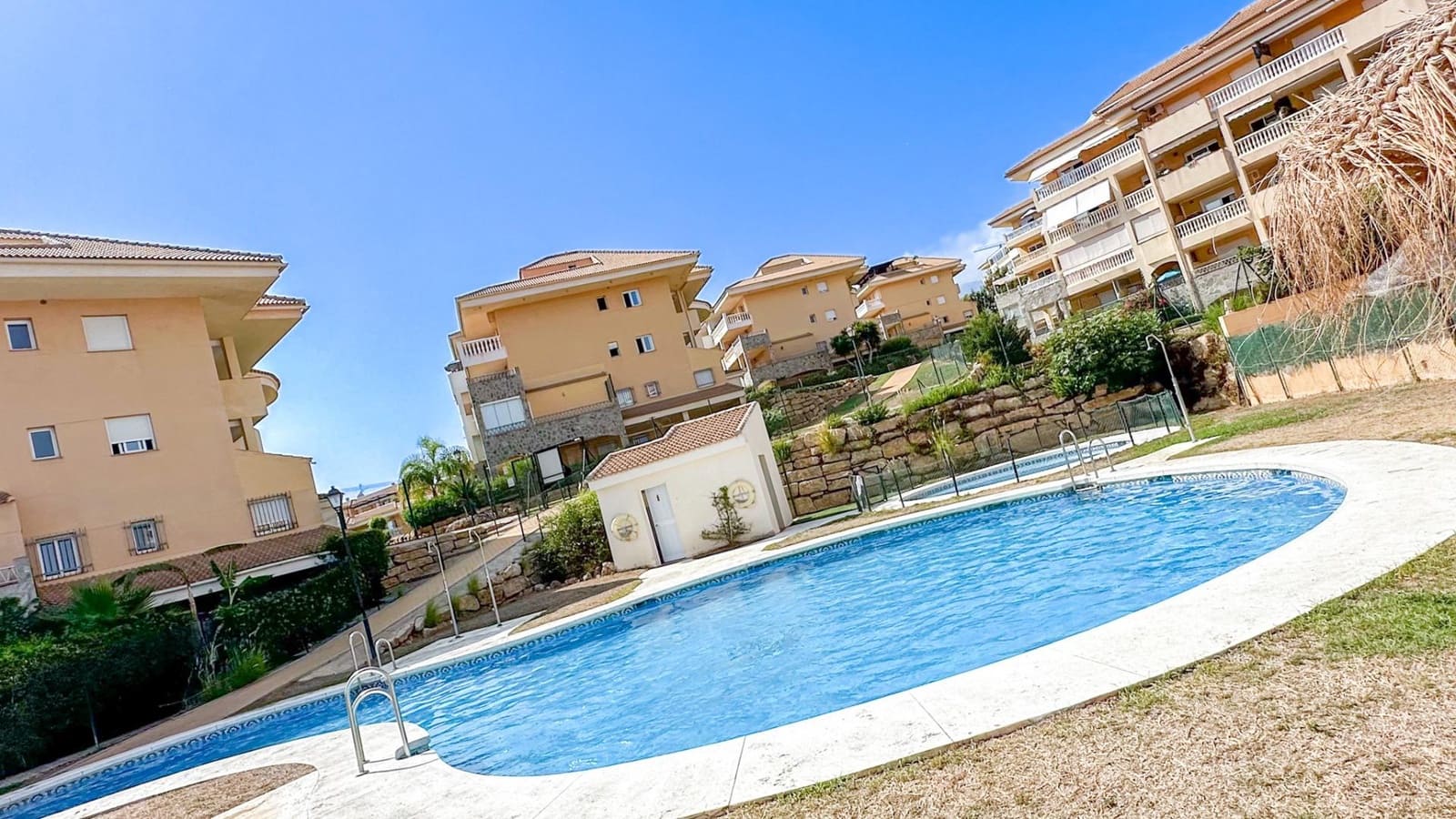 1 bedroom Flat for rent in Carvajal with pool garage - € 1,200 (Ref: 9338953)