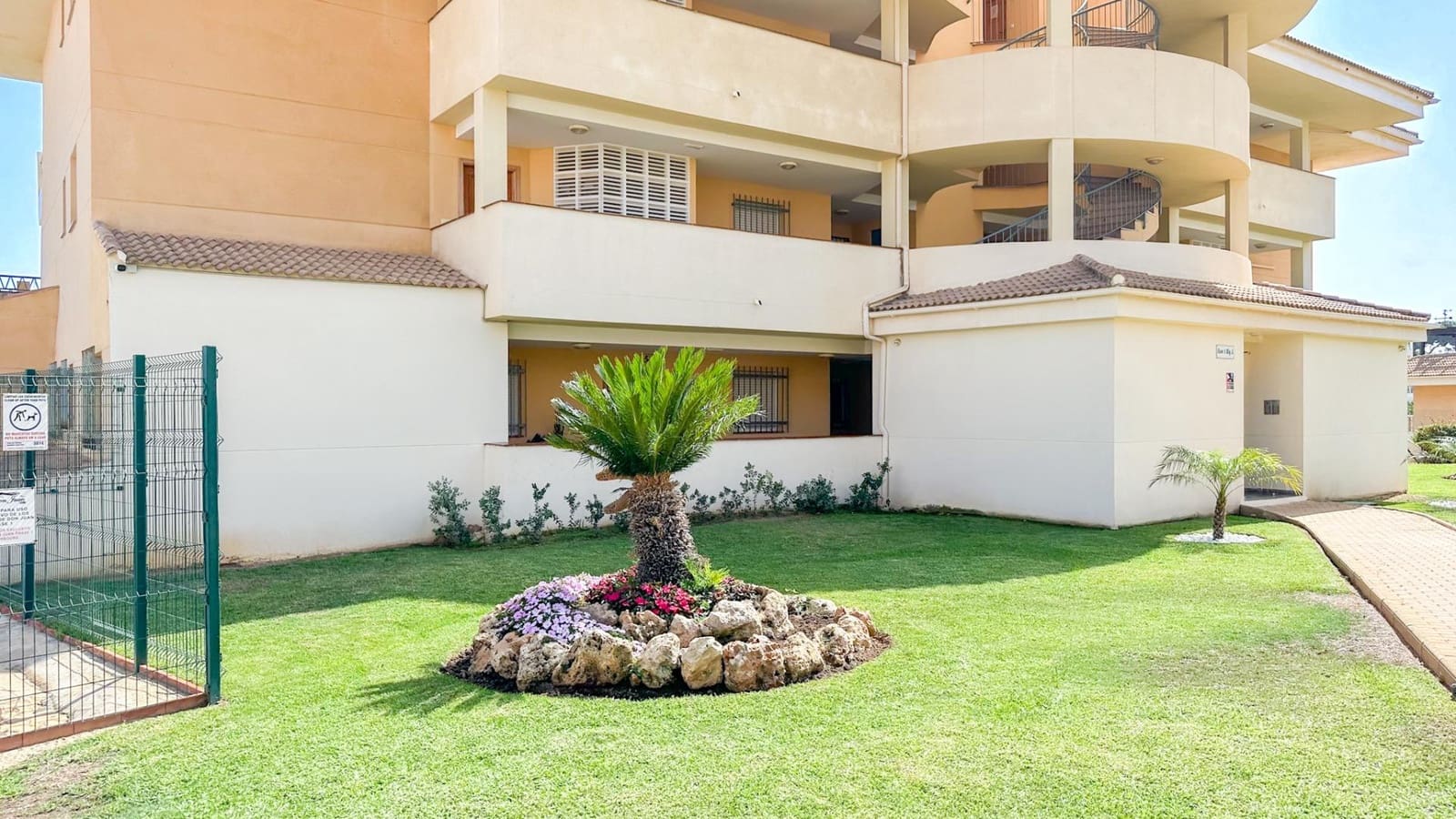 1 bedroom Flat for rent in Carvajal with pool garage - € 1,200 (Ref: 9338953)