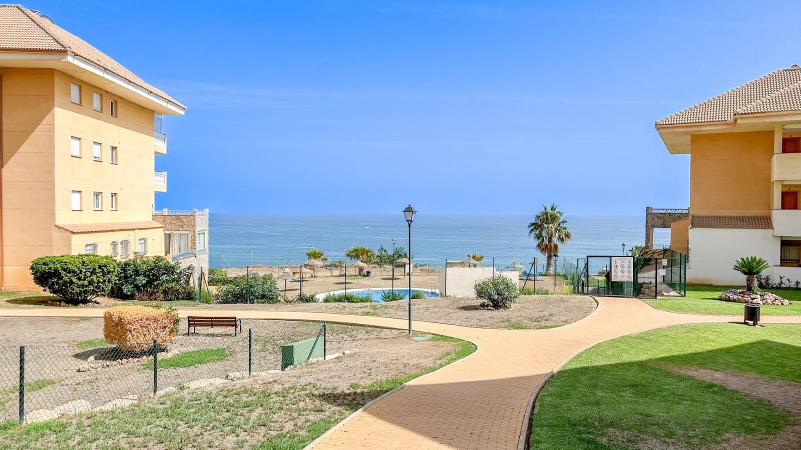 1 bedroom Flat for rent in Carvajal with pool garage - € 1,200 (Ref: 9338953)