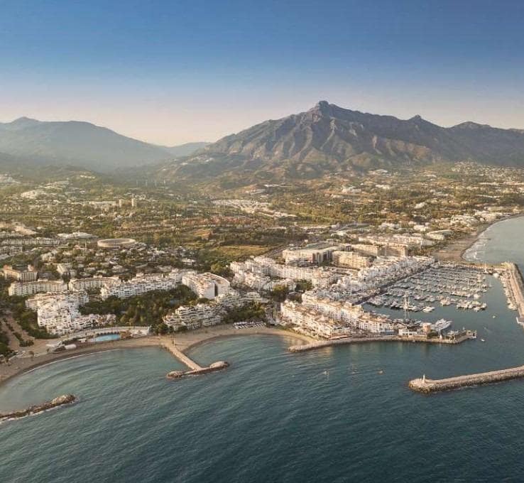 3 soverom Rekkehus til salgs i Fuengirola med svømmebasseng garasje - € 590 000 (Ref: 9338960)