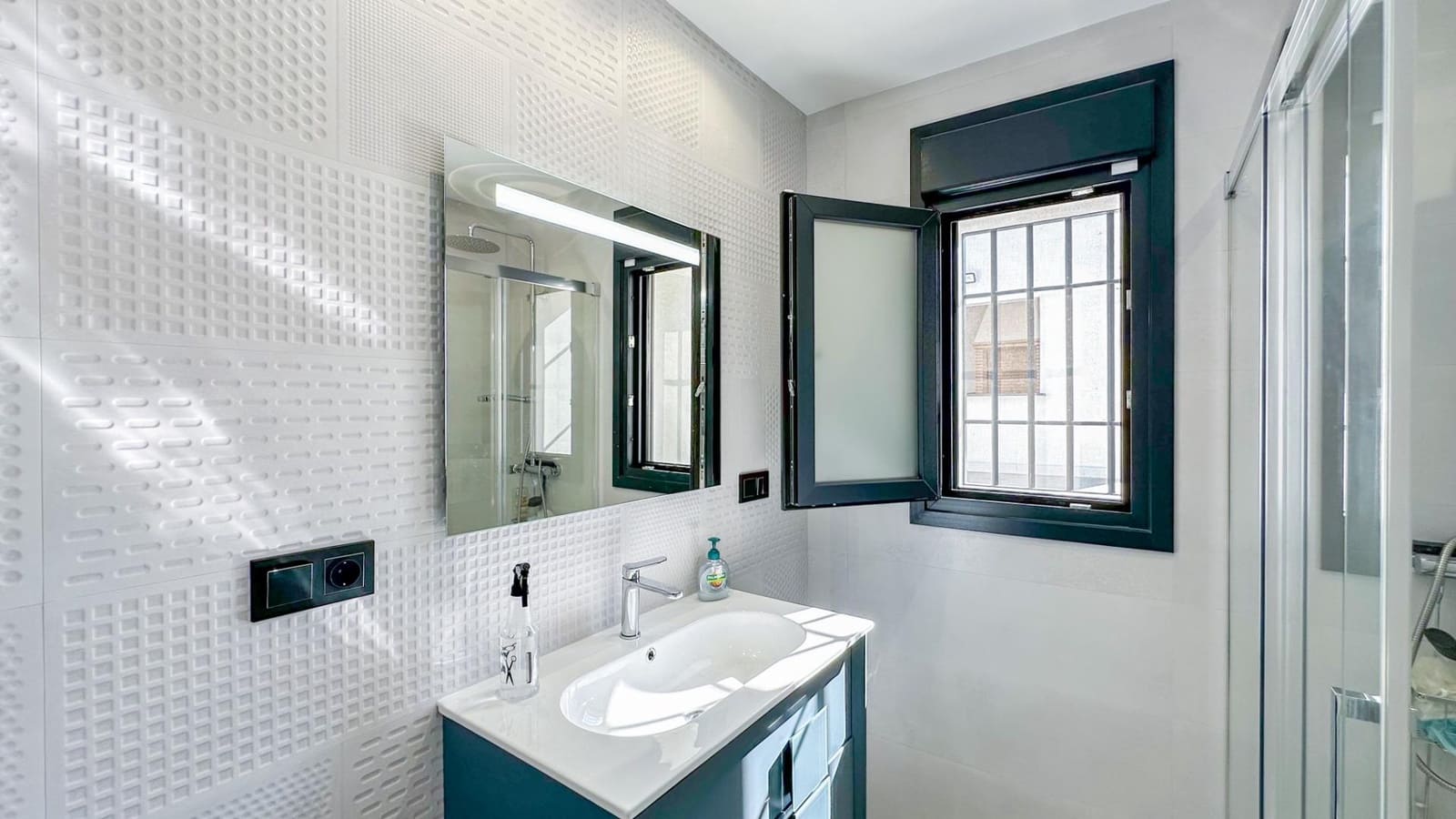 4 soveværelse Villa til salg i Alhaurin el Grande med swimmingpool garage - € 795.000 (Ref: 9338969)