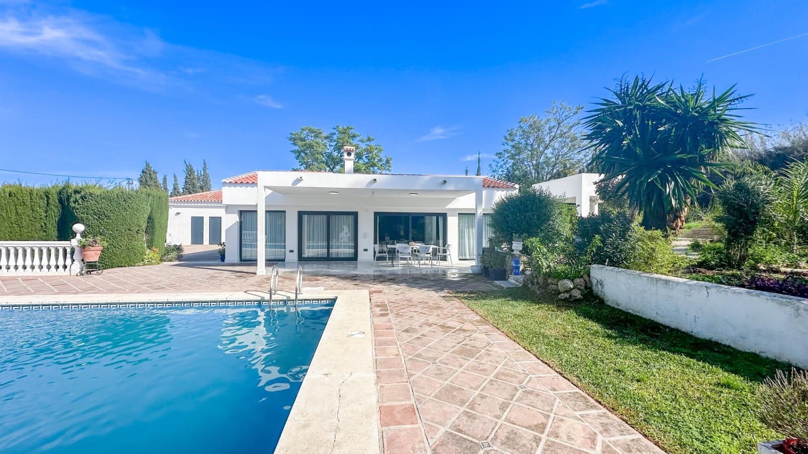 4 soveværelse Villa til salg i Alhaurin el Grande med swimmingpool garage - € 795.000 (Ref: 9338969)