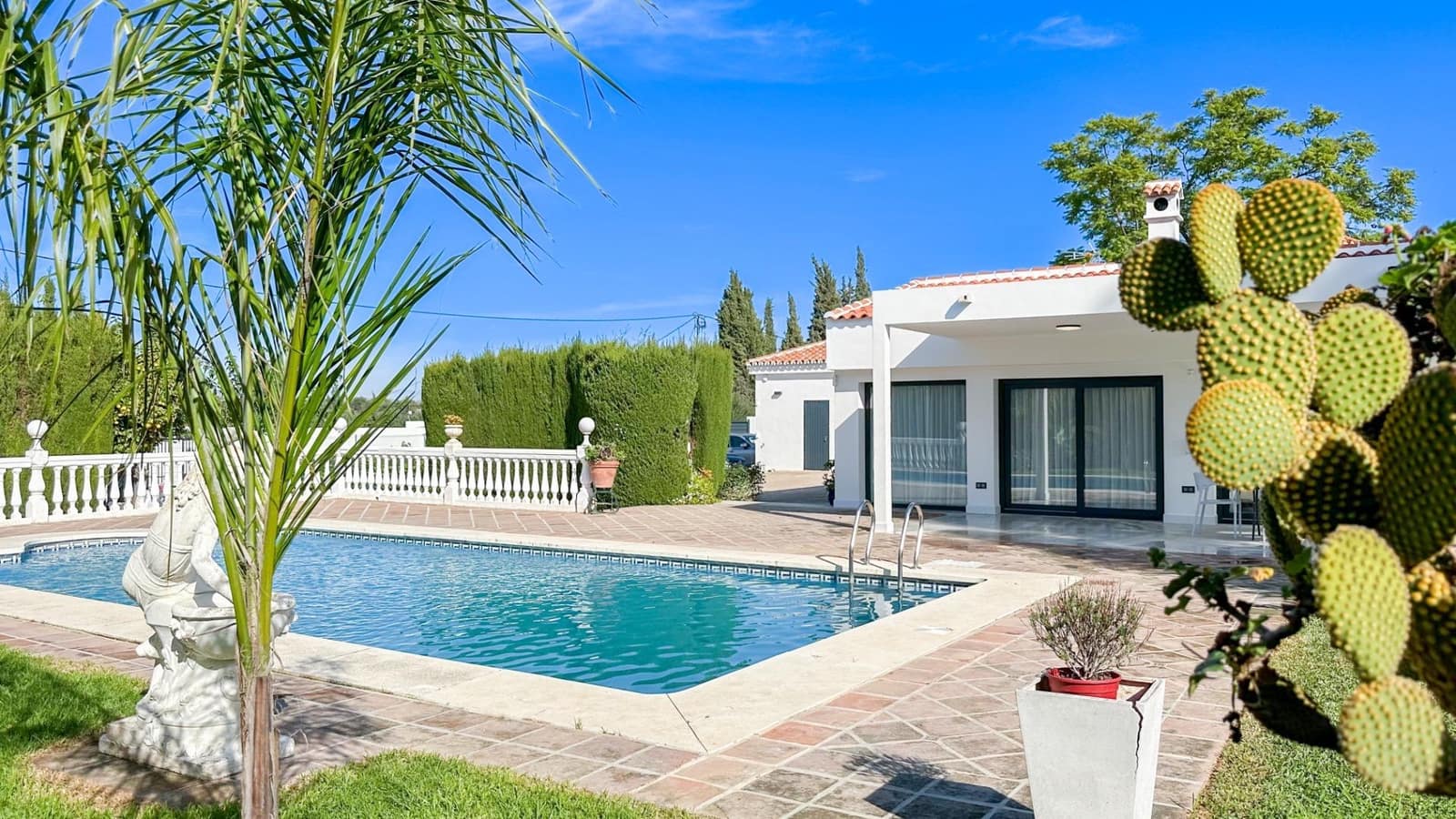 4 soveværelse Villa til salg i Alhaurin el Grande med swimmingpool garage - € 795.000 (Ref: 9338969)