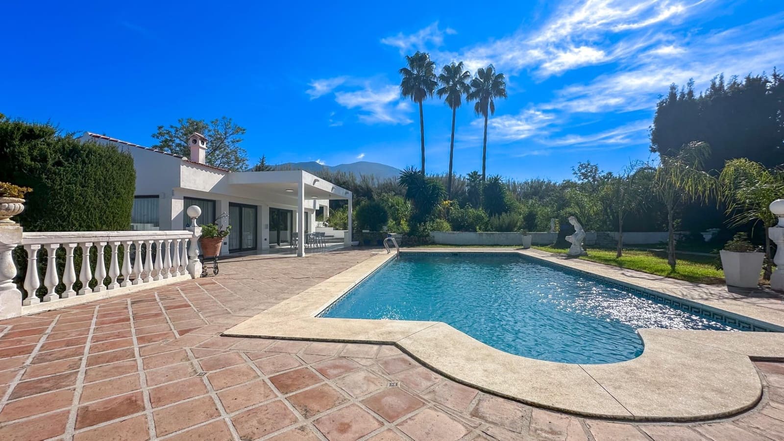 4 soveværelse Villa til salg i Alhaurin el Grande med swimmingpool garage - € 795.000 (Ref: 9338969)