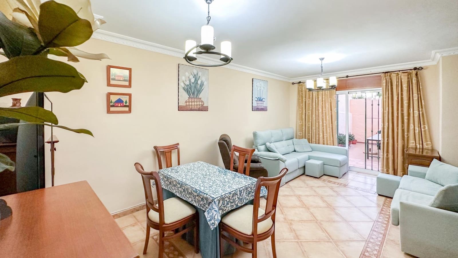 3 sypialnia Dom szeregowy na sprzedaż w Coin z basenem garażem - 320 000 € (Ref: 9338970)