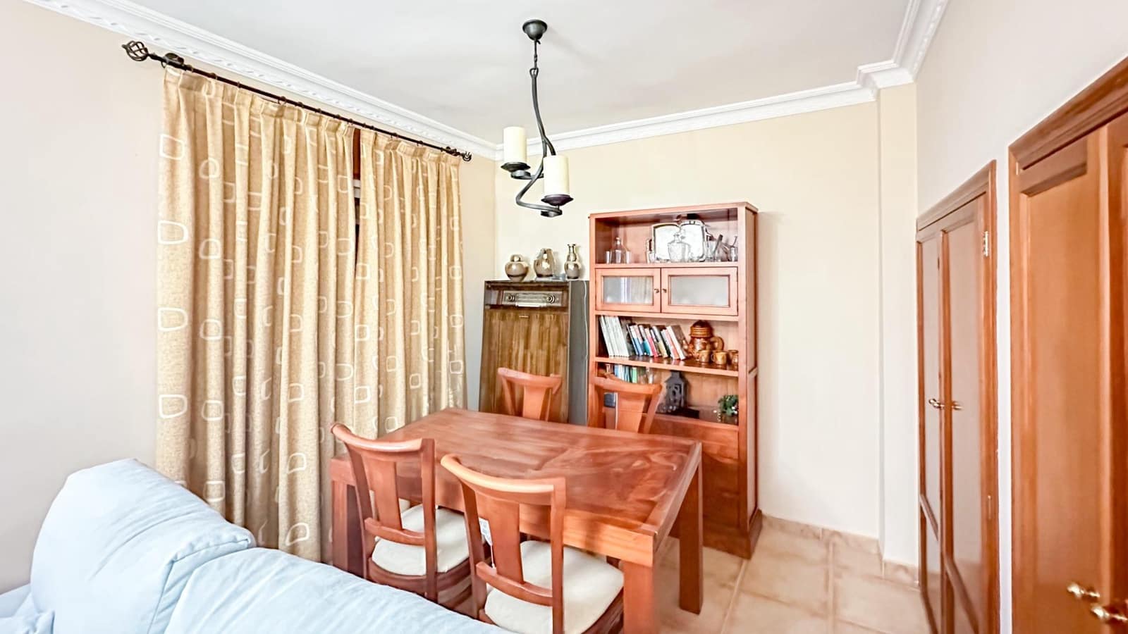 3 sypialnia Dom szeregowy na sprzedaż w Coin z basenem garażem - 320 000 € (Ref: 9338970)