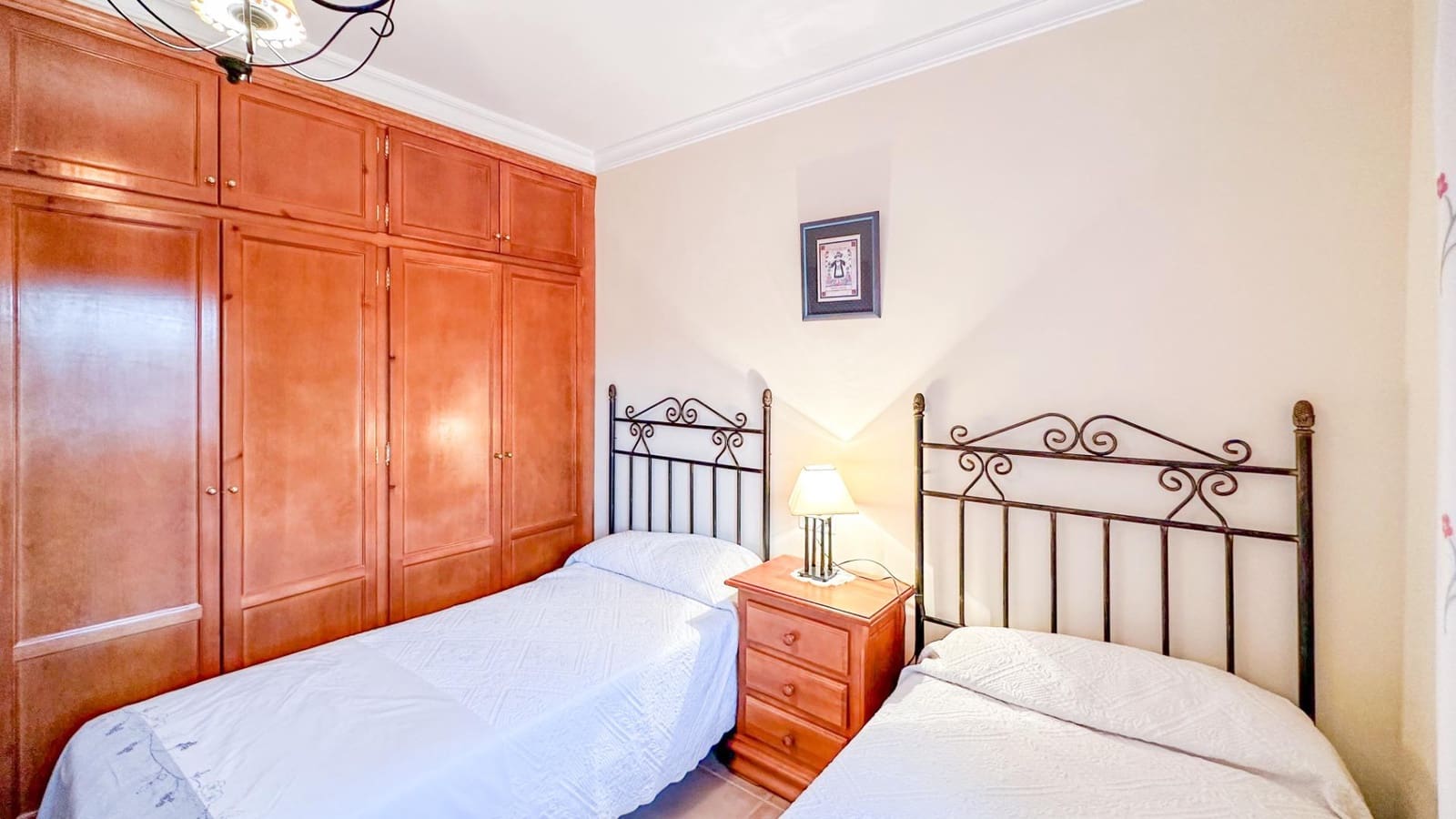 3 sypialnia Dom szeregowy na sprzedaż w Coin z basenem garażem - 320 000 € (Ref: 9338970)