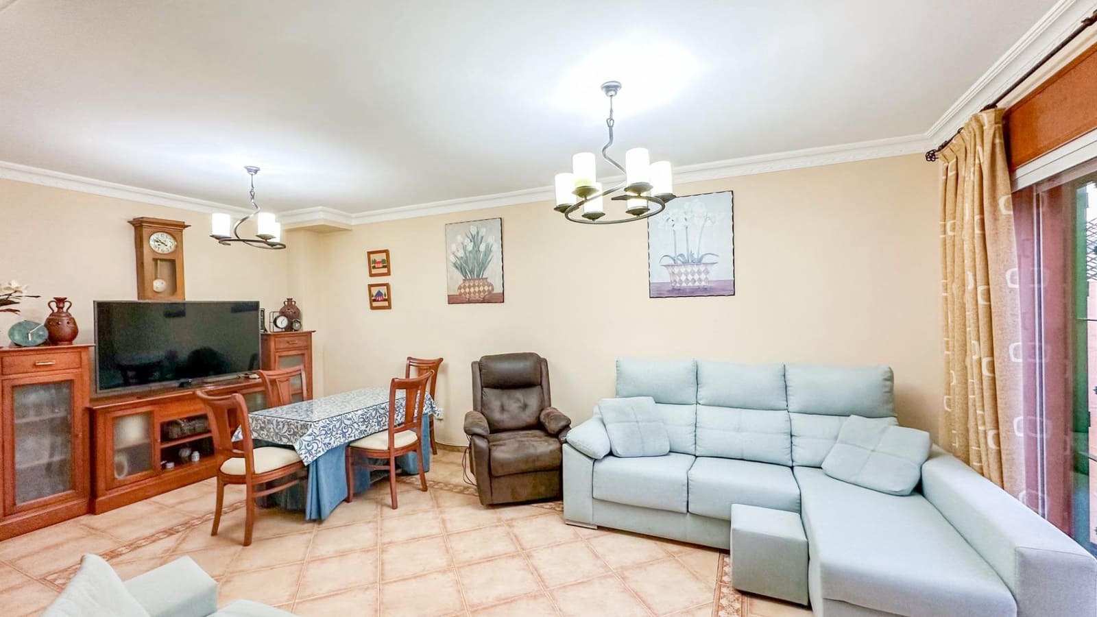 3 sypialnia Dom szeregowy na sprzedaż w Coin z basenem garażem - 320 000 € (Ref: 9338970)