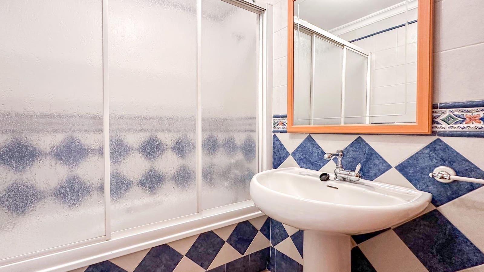 3 sypialnia Dom szeregowy na sprzedaż w Coin z basenem garażem - 320 000 € (Ref: 9338970)