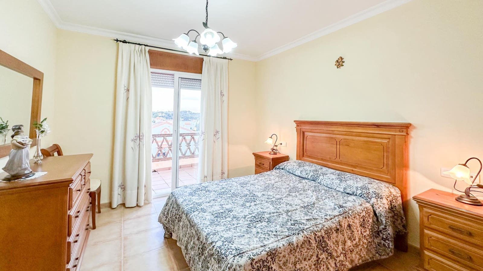 3 sypialnia Dom szeregowy na sprzedaż w Coin z basenem garażem - 320 000 € (Ref: 9338970)