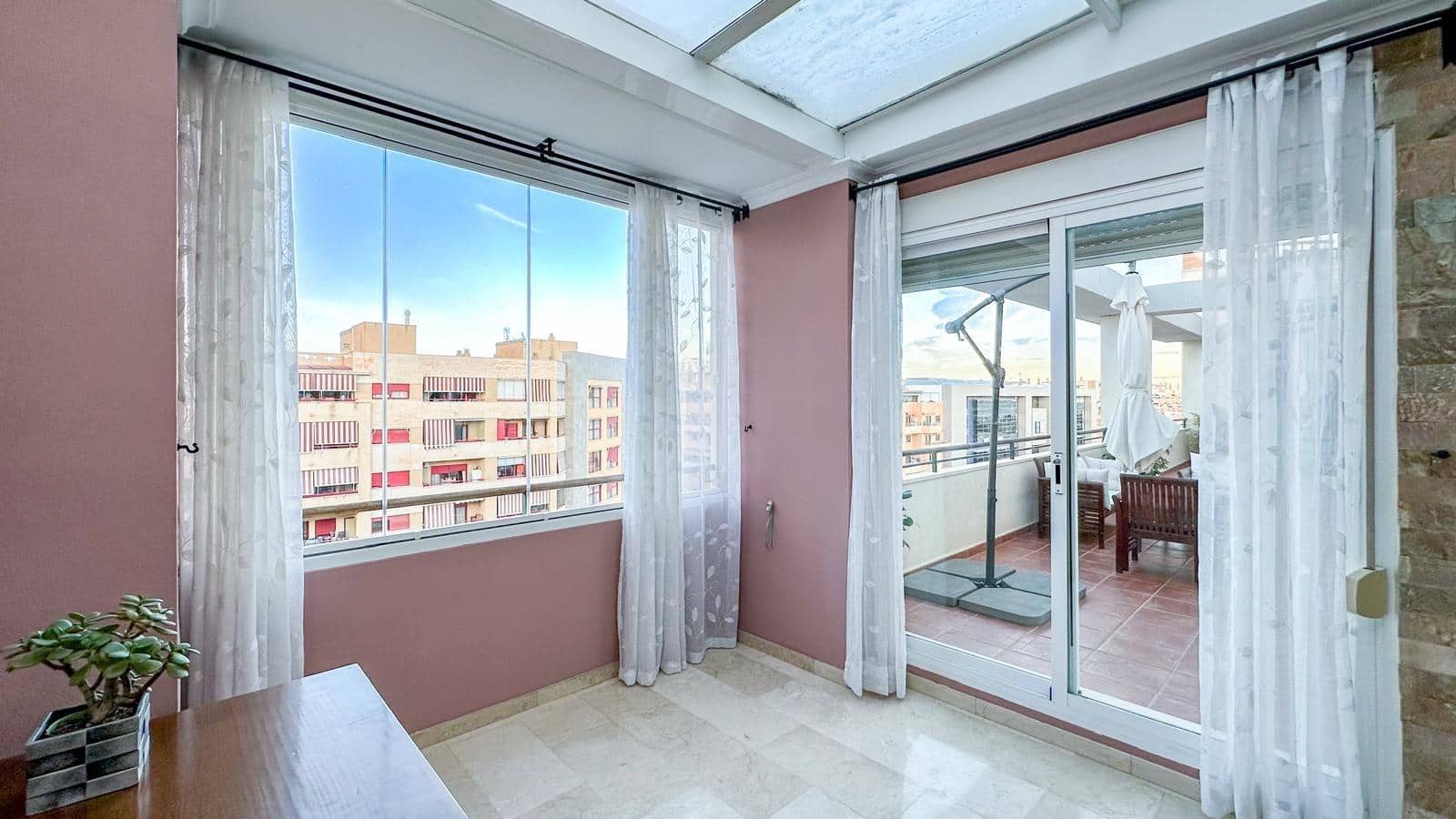 4 slaapkamer Penthouse te koop in Malaga stad met zwembad garage - € 960.000 (Ref: 9338973)