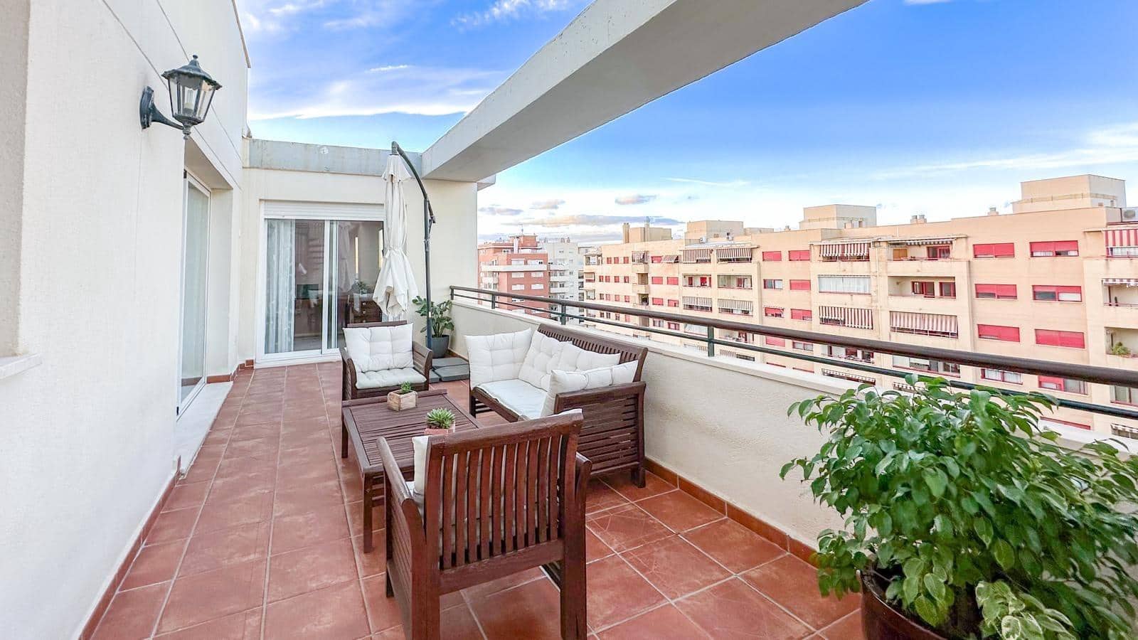 4 slaapkamer Penthouse te koop in Malaga stad met zwembad garage - € 960.000 (Ref: 9338973)