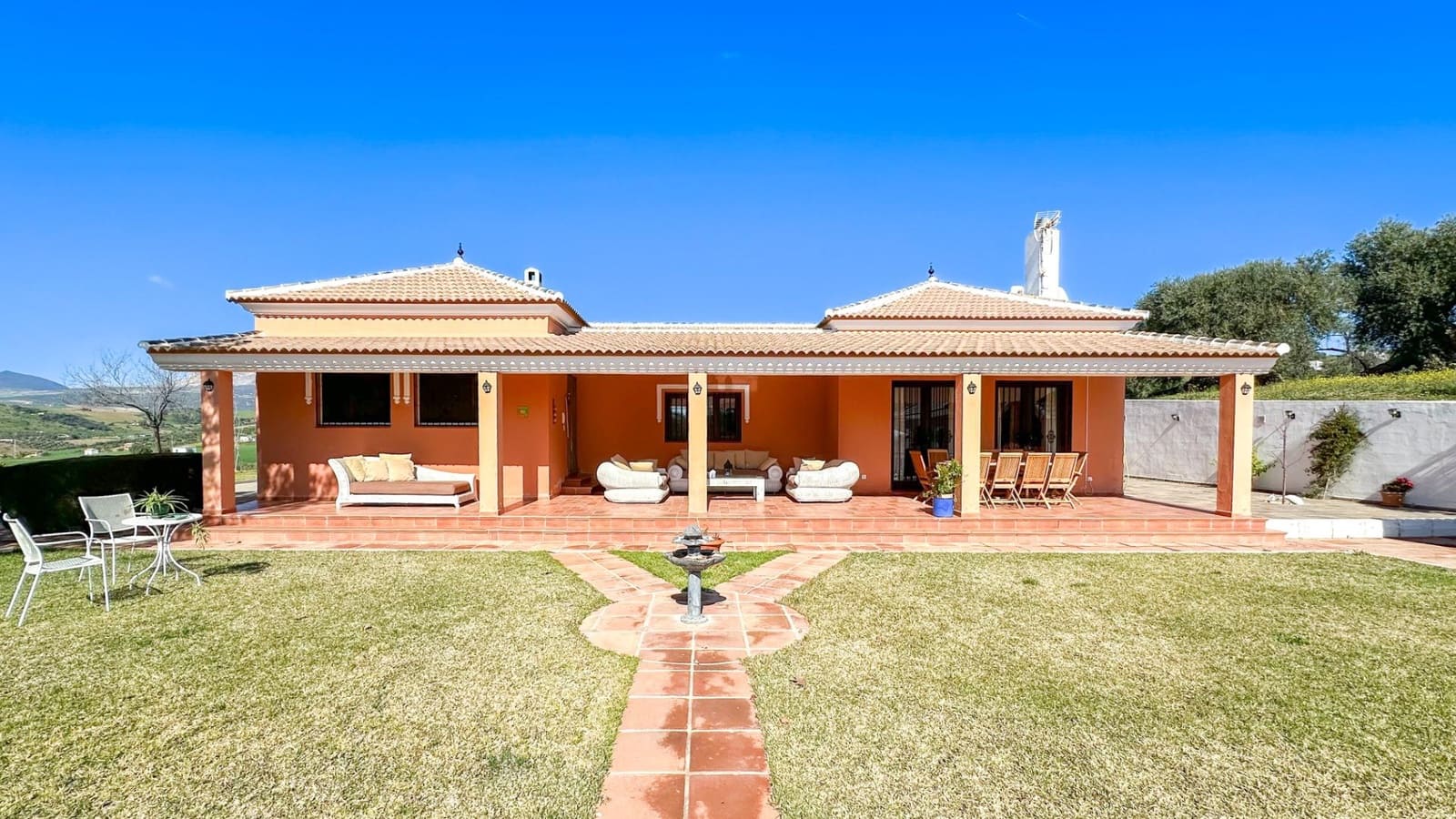 4 soverom Villa til salgs i Almogia med svømmebasseng - € 599 000 (Ref: 9338980)