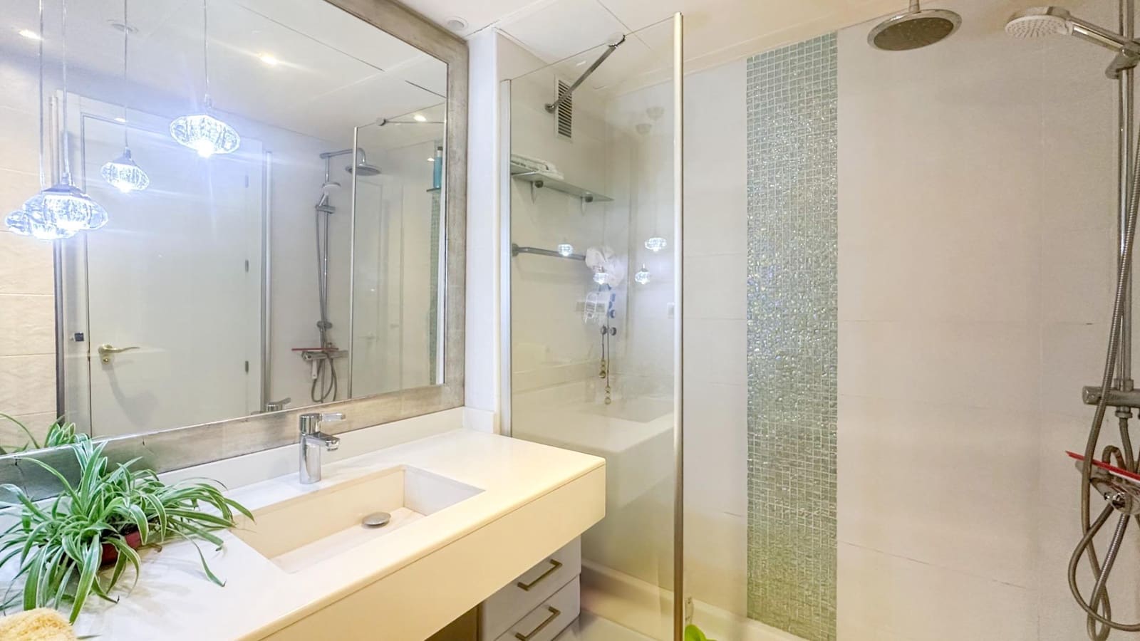 4 soverom Penthouse til salgs i Malaga by med svømmebasseng garasje - € 658 000 (Ref: 9338981)