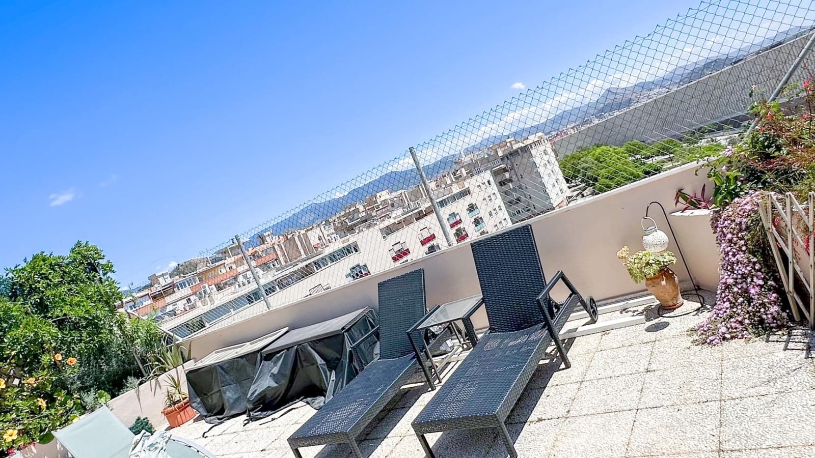 4 soverom Penthouse til salgs i Malaga by med svømmebasseng garasje - € 658 000 (Ref: 9338981)