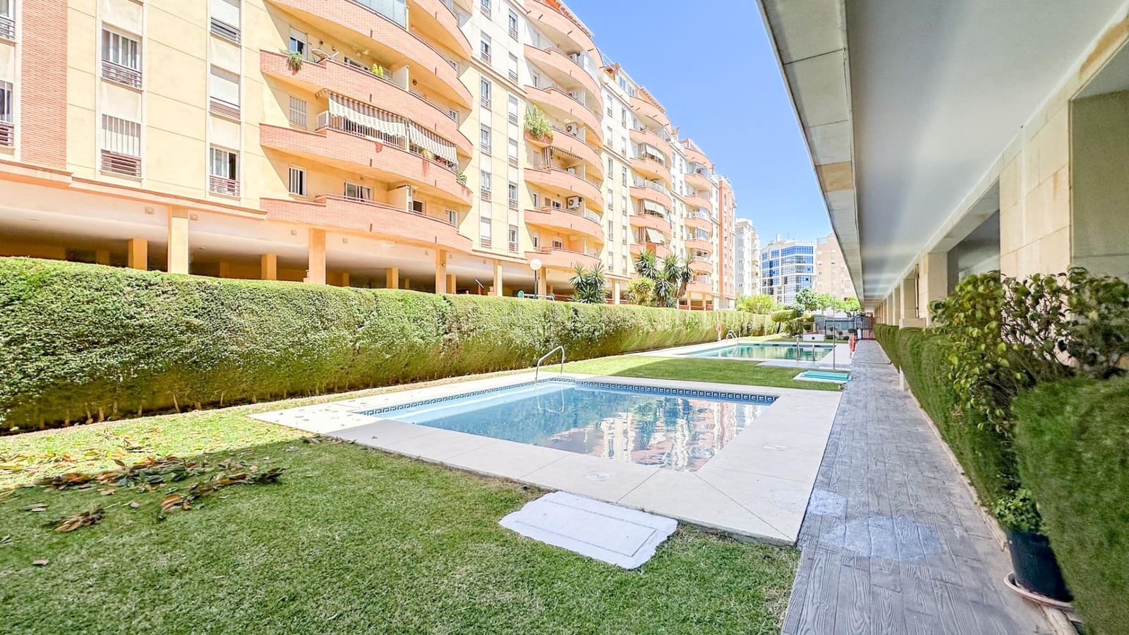 4 soverom Penthouse til salgs i Malaga by med svømmebasseng garasje - € 658 000 (Ref: 9338981)
