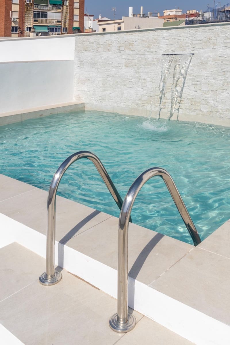 2 soverom Leilighet til salgs i Malaga by med svømmebasseng garasje - € 359 000 (Ref: 9338988)