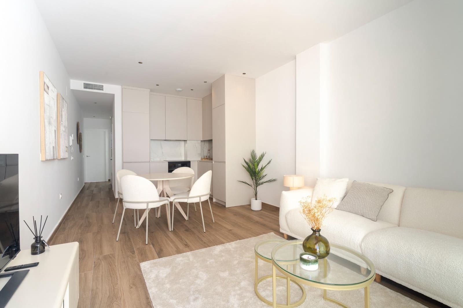 2 soverom Leilighet til salgs i Malaga by med svømmebasseng garasje - € 359 000 (Ref: 9338988)