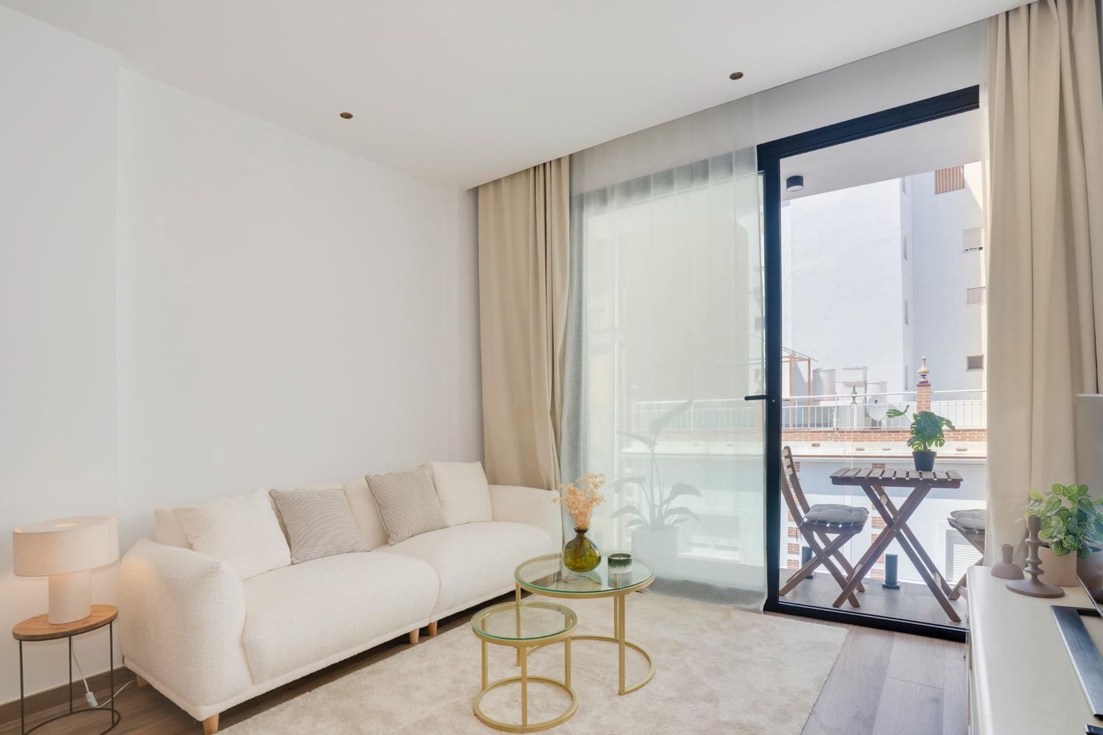 2 soverom Leilighet til salgs i Malaga by med svømmebasseng garasje - € 359 000 (Ref: 9338988)