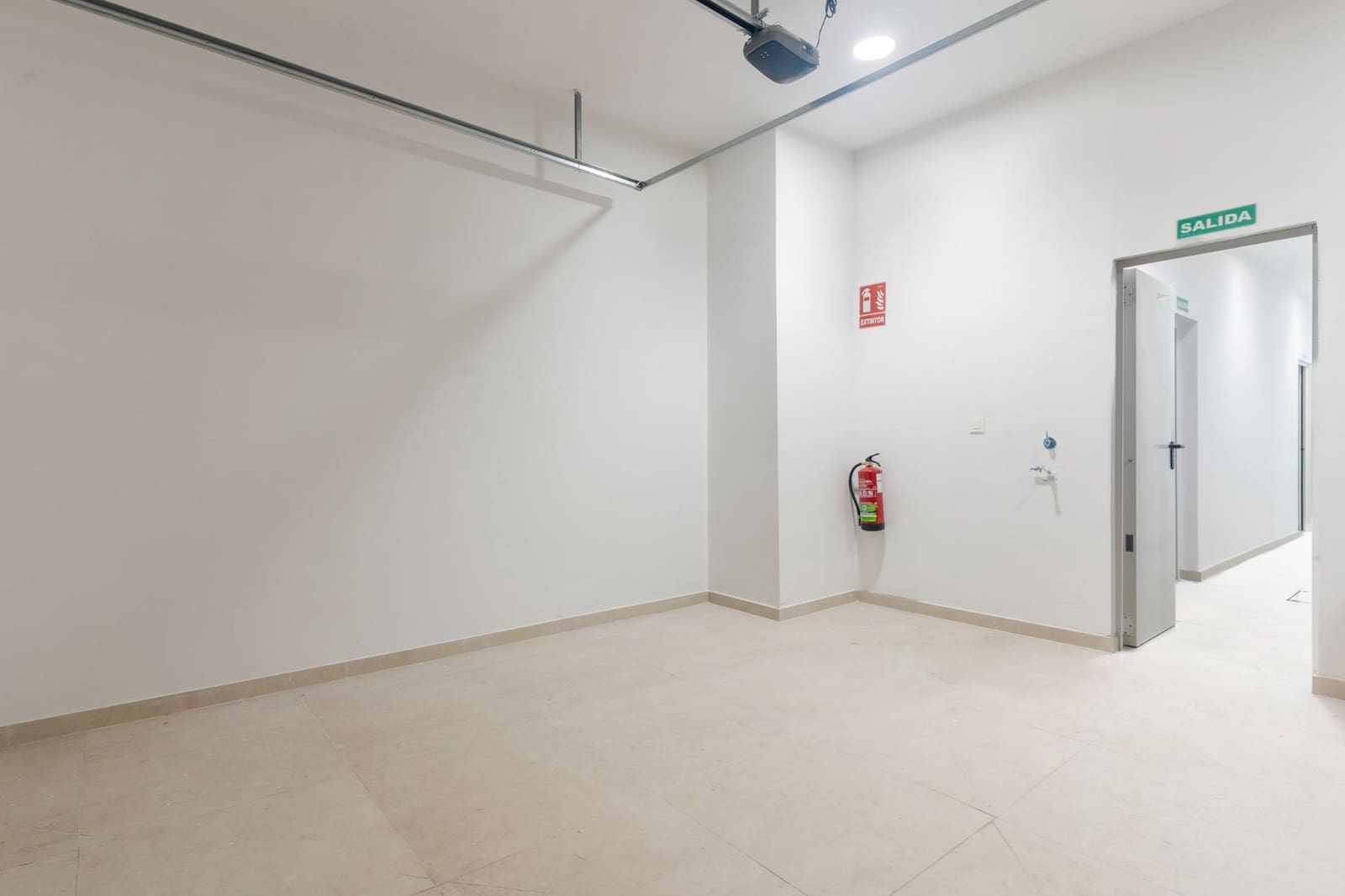 2 soverom Leilighet til salgs i Malaga by med svømmebasseng garasje - € 359 000 (Ref: 9338988)