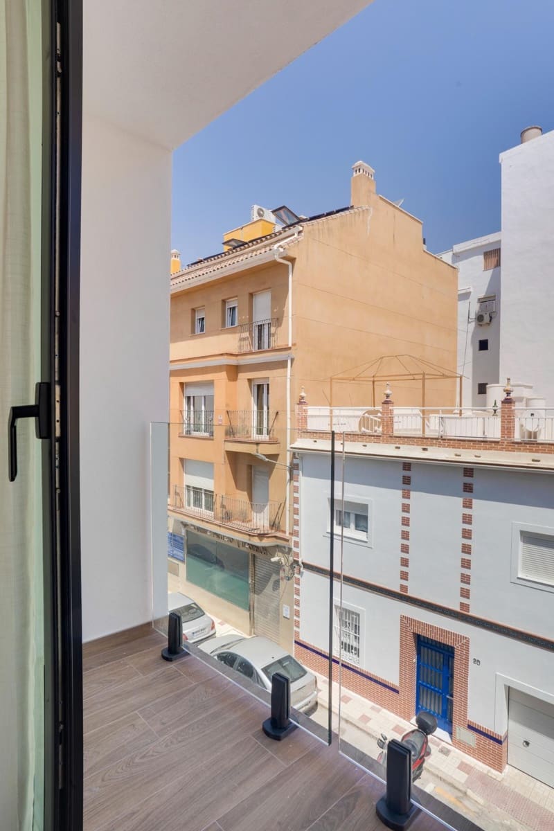 Loft til salgs i Malaga by med svømmebasseng - € 219 000 (Ref: 9338989)