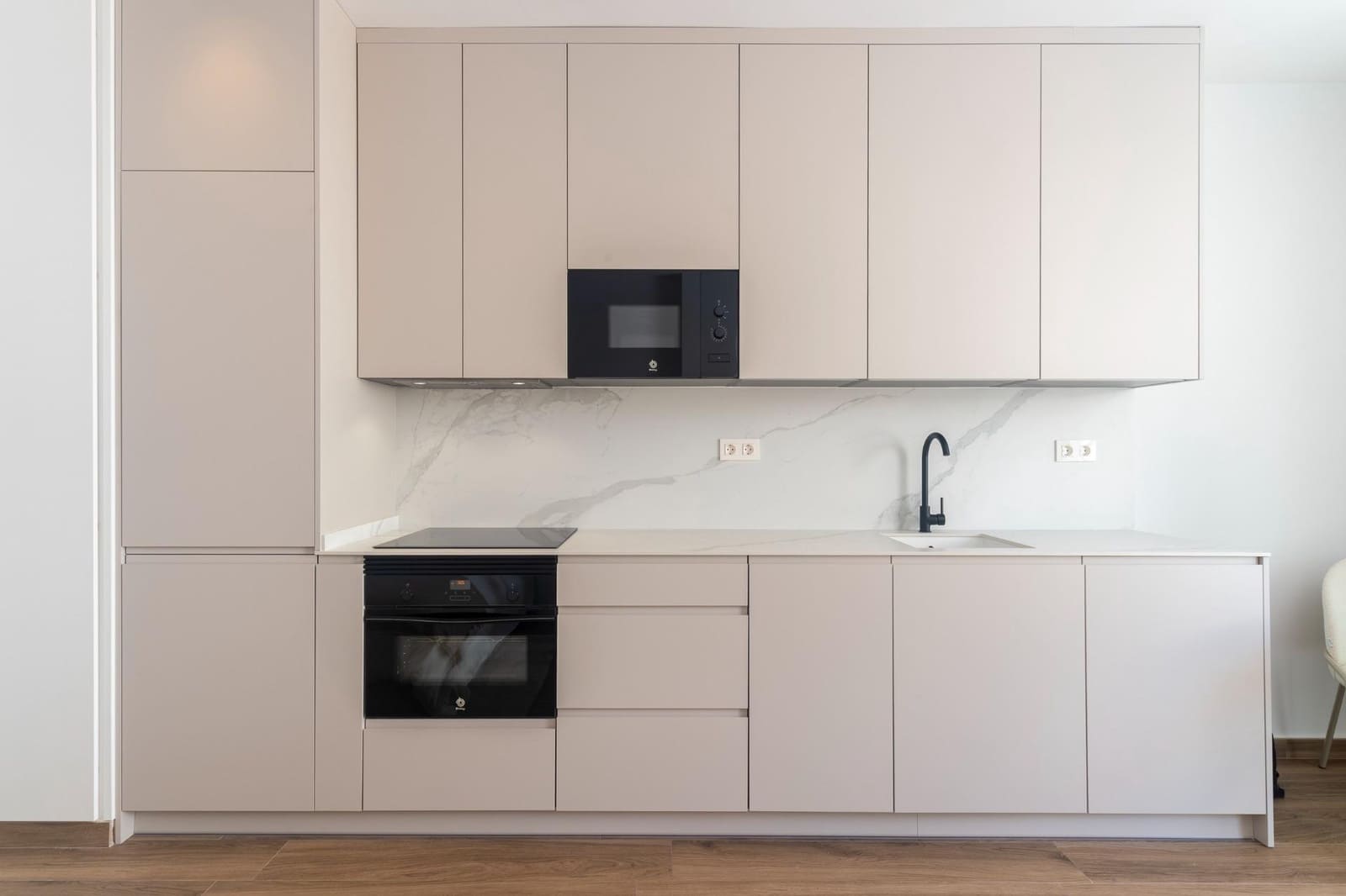 Loft til salgs i Malaga by med svømmebasseng - € 219 000 (Ref: 9338989)