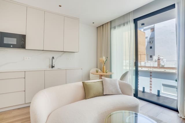 Loft til salgs i La Trinidad, Málaga by med svømmebasseng - € 219 000 (Ref: 9338989)