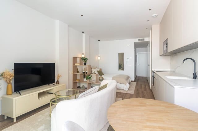 Loft til salgs i La Trinidad, Málaga by med svømmebasseng - € 219 000 (Ref: 9338989)