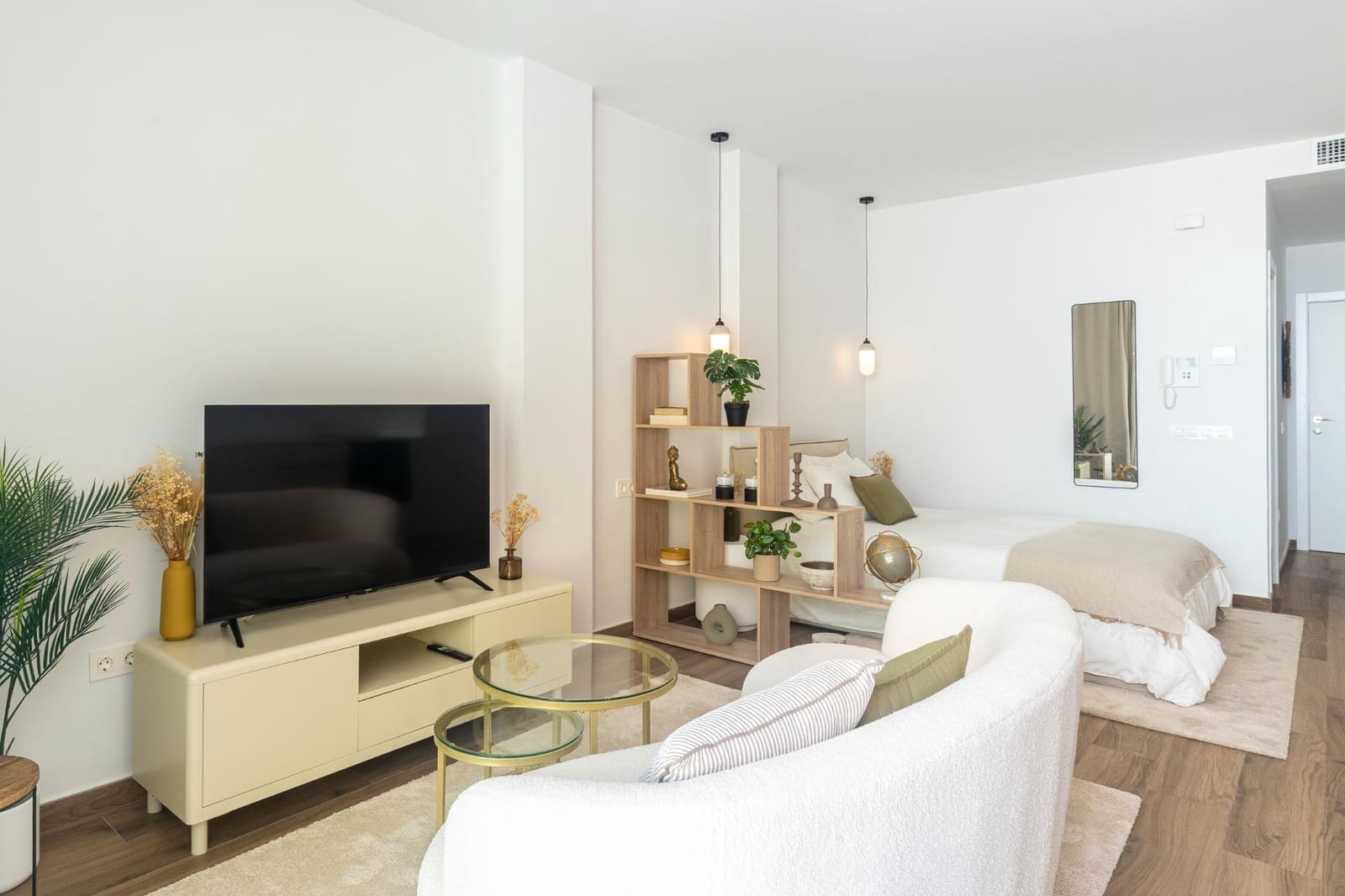 Loft til salgs i Malaga by med svømmebasseng - € 219 000 (Ref: 9338989)