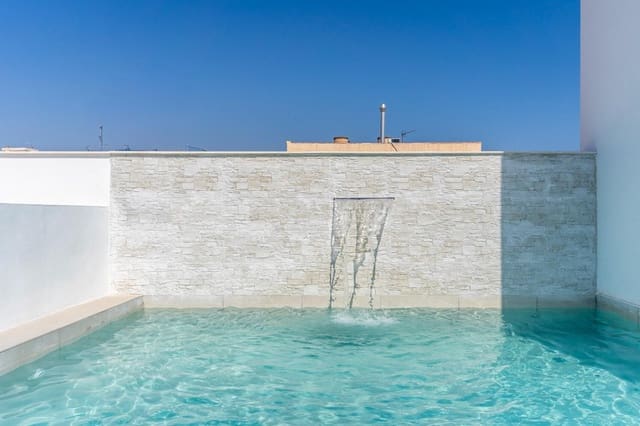 Loft til salgs i La Trinidad, Málaga by med svømmebasseng - € 219 000 (Ref: 9338989)