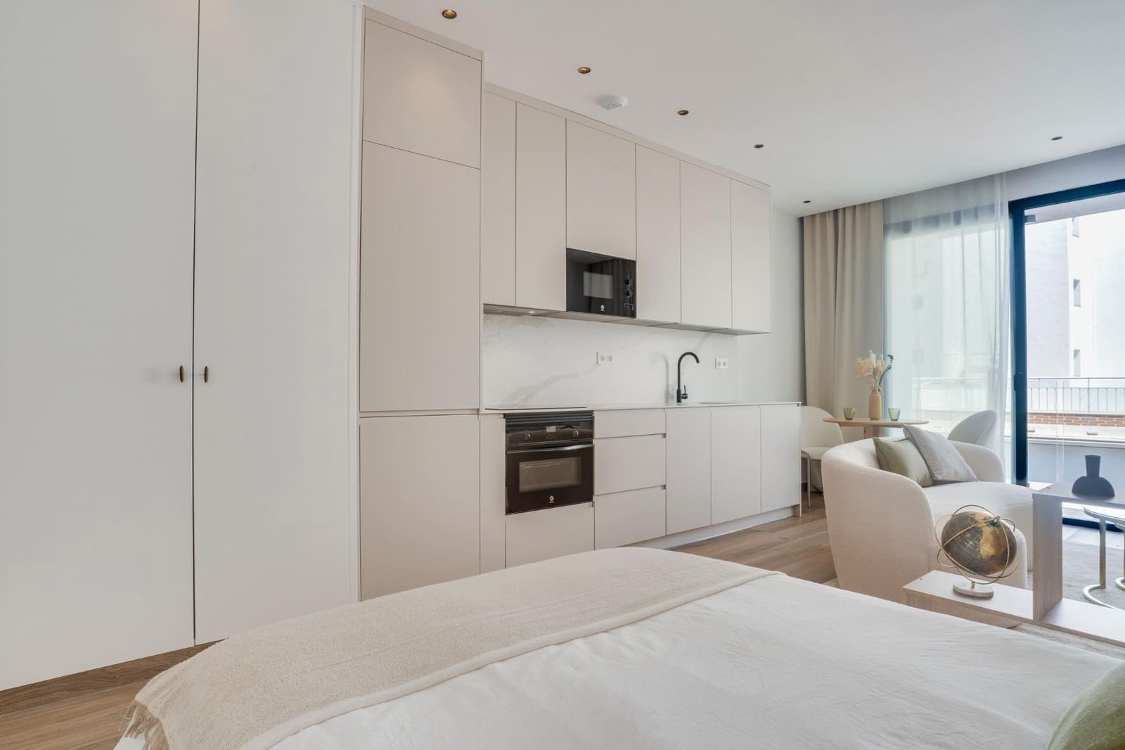 Loft til salgs i Malaga by med svømmebasseng - € 219 000 (Ref: 9338989)