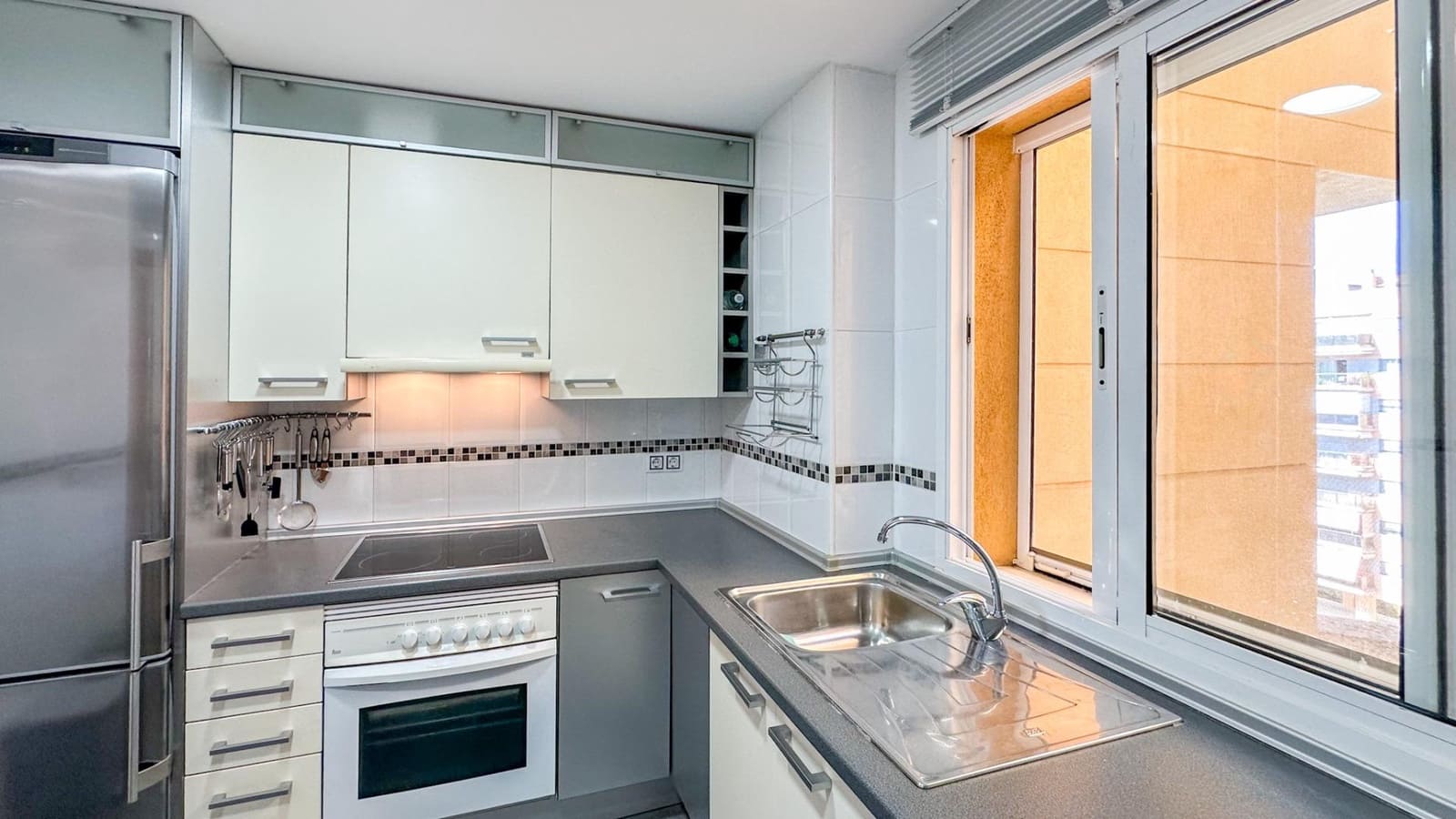 3 sypialnia Mieszkanie do wynajęcia w Miasto Malaga z basenem garażem - 1 750 € (Ref: 9338990)