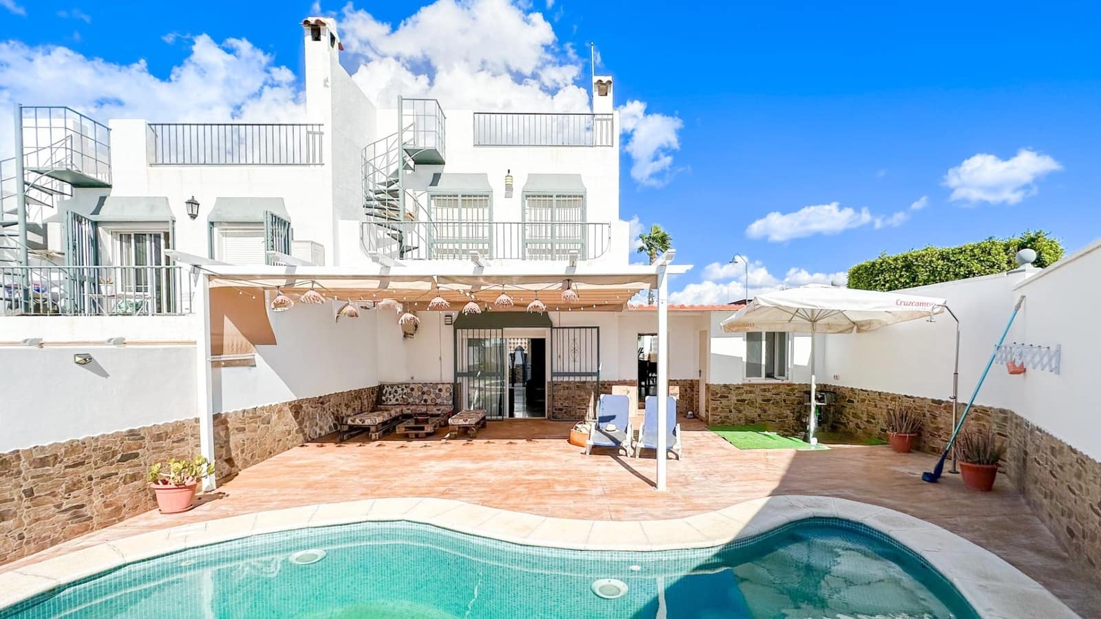 3 makuuhuone Rivitalo vuokrattavana paikassa Almayate mukana uima-altaan 
autotalli - 1 800 € (Ref: 9353567)