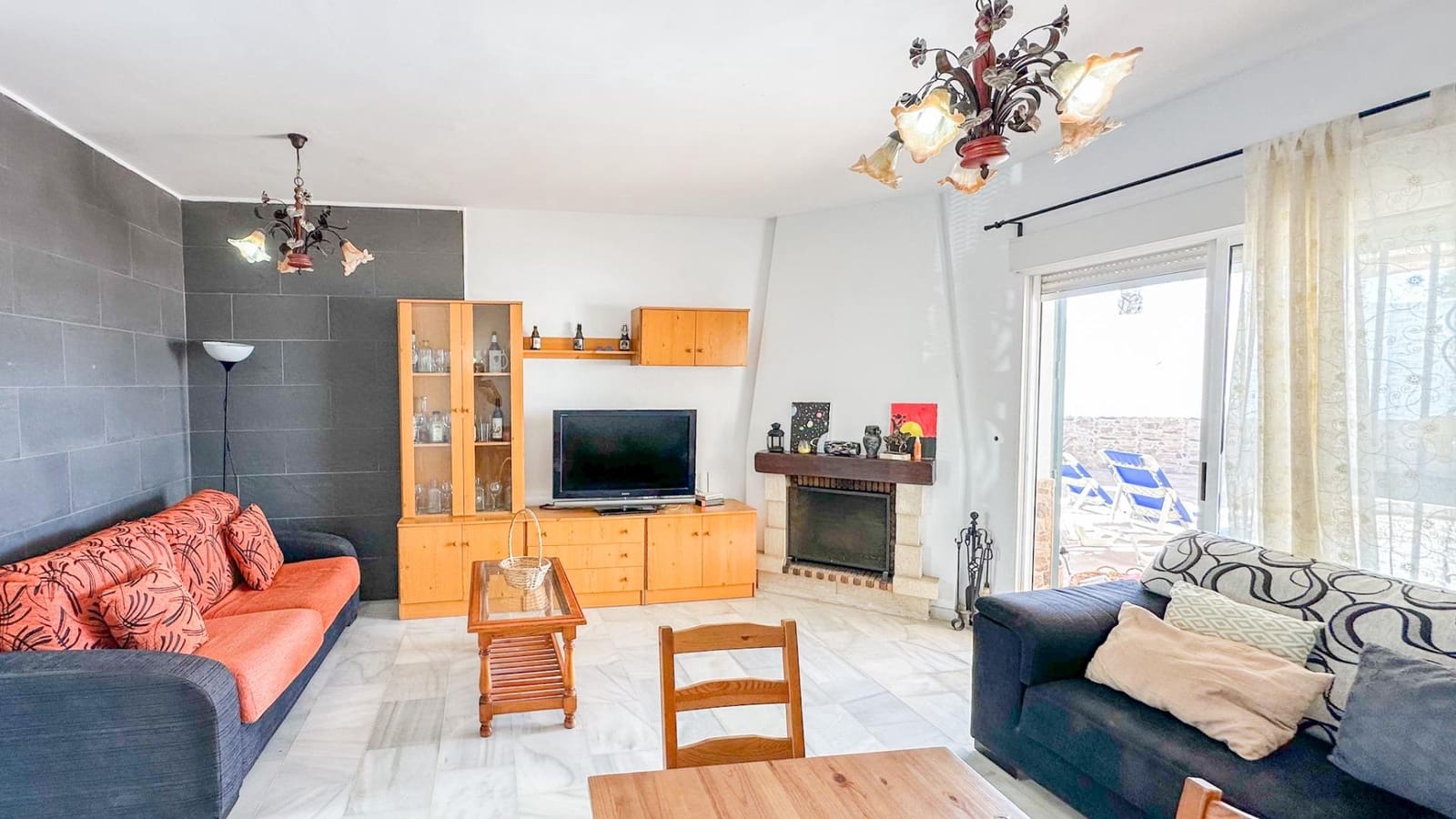 3 makuuhuone Rivitalo vuokrattavana paikassa Almayate mukana uima-altaan 
autotalli - 1 800 € (Ref: 9353567)