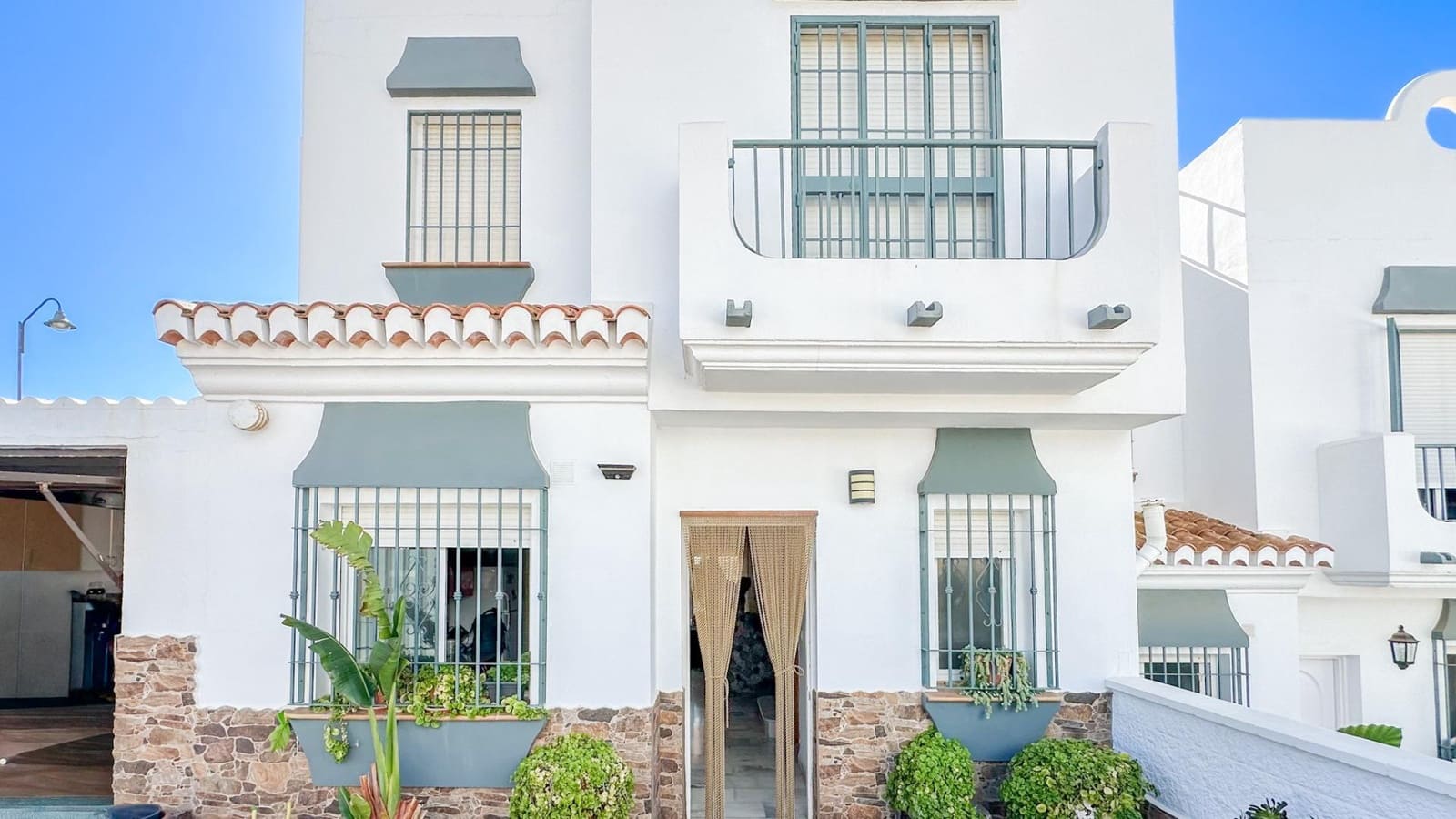 3 makuuhuone Rivitalo vuokrattavana paikassa Almayate mukana uima-altaan 
autotalli - 1 800 € (Ref: 9353567)