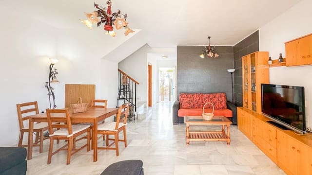 3 makuuhuone Rivitalo vuokrattavana paikassa Almayate, Vélez-Málaga mukana uima-altaan 
autotalli - 1 800 € (Ref: 9353567)