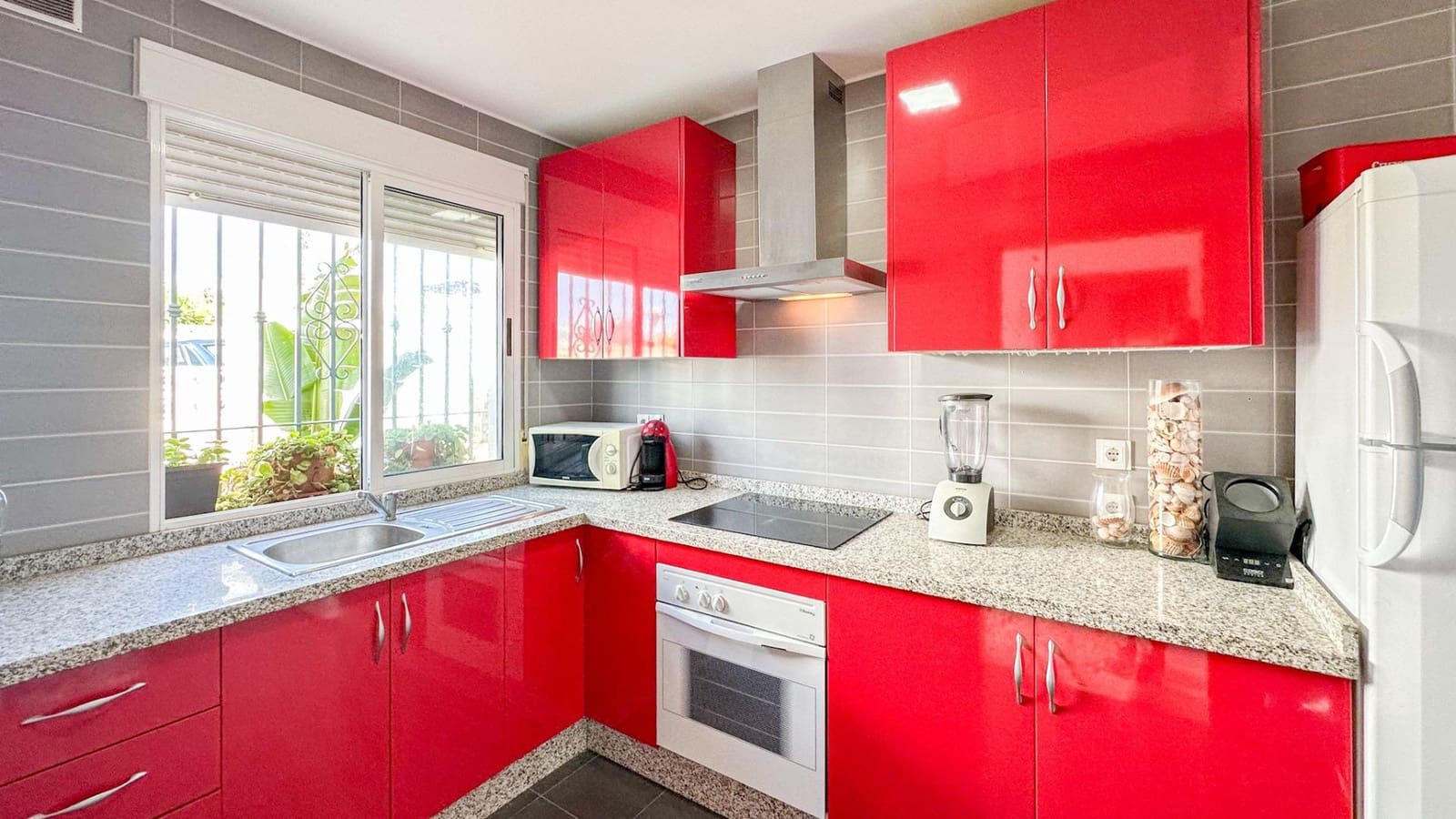 3 makuuhuone Rivitalo vuokrattavana paikassa Almayate mukana uima-altaan 
autotalli - 1 800 € (Ref: 9353567)