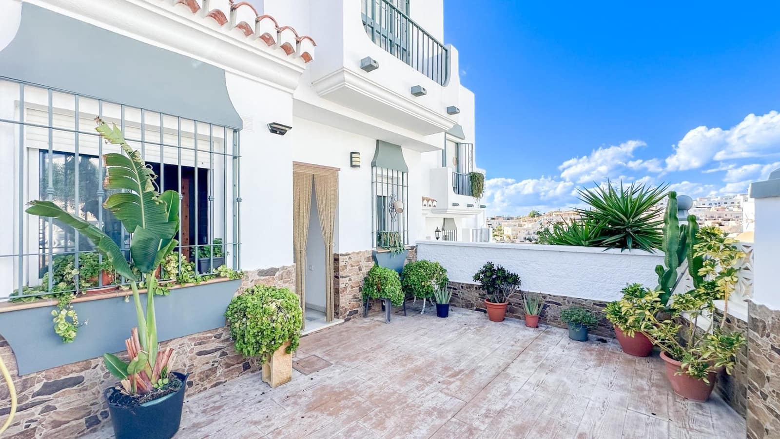 3 makuuhuone Rivitalo vuokrattavana paikassa Almayate mukana uima-altaan 
autotalli - 1 800 € (Ref: 9353567)