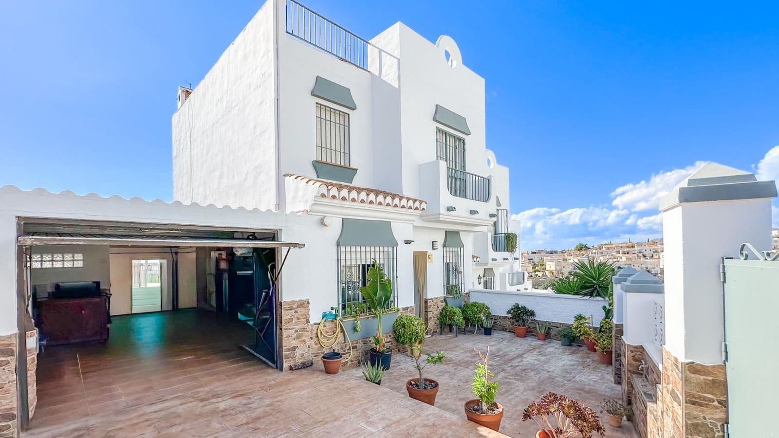 3 makuuhuone Rivitalo vuokrattavana paikassa Almayate mukana uima-altaan 
autotalli - 1 800 € (Ref: 9353567)