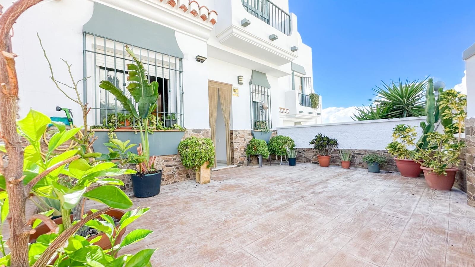 3 makuuhuone Rivitalo vuokrattavana paikassa Almayate mukana uima-altaan 
autotalli - 1 800 € (Ref: 9353567)