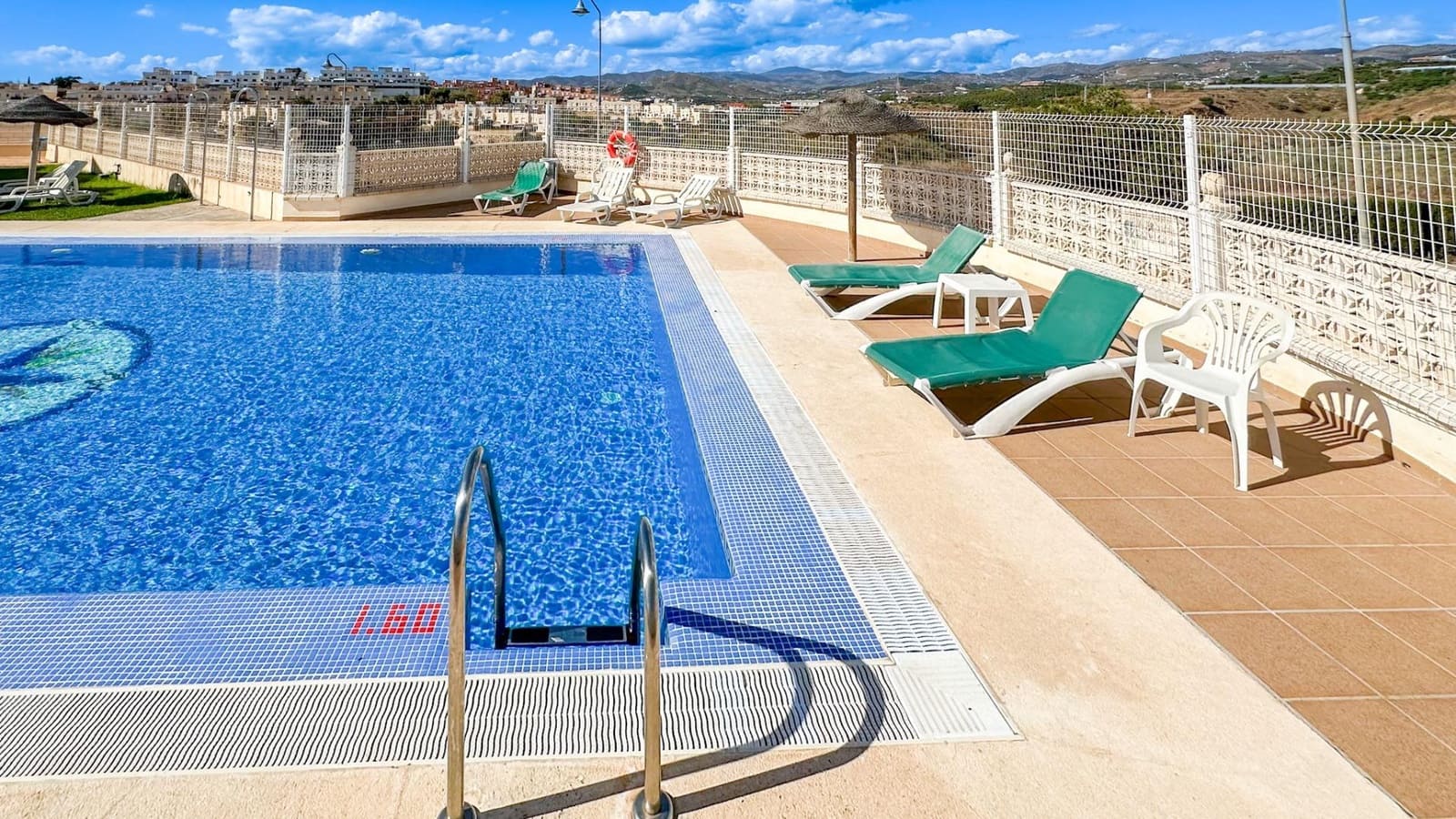 3 makuuhuone Rivitalo vuokrattavana paikassa Almayate mukana uima-altaan 
autotalli - 1 800 € (Ref: 9353567)